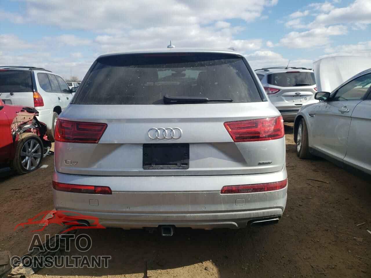 AUDI Q7 2018 - WA1LHAF73JD036401