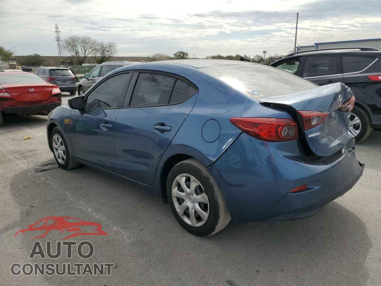 MAZDA 3 2018 - 3MZBN1U72JM170900