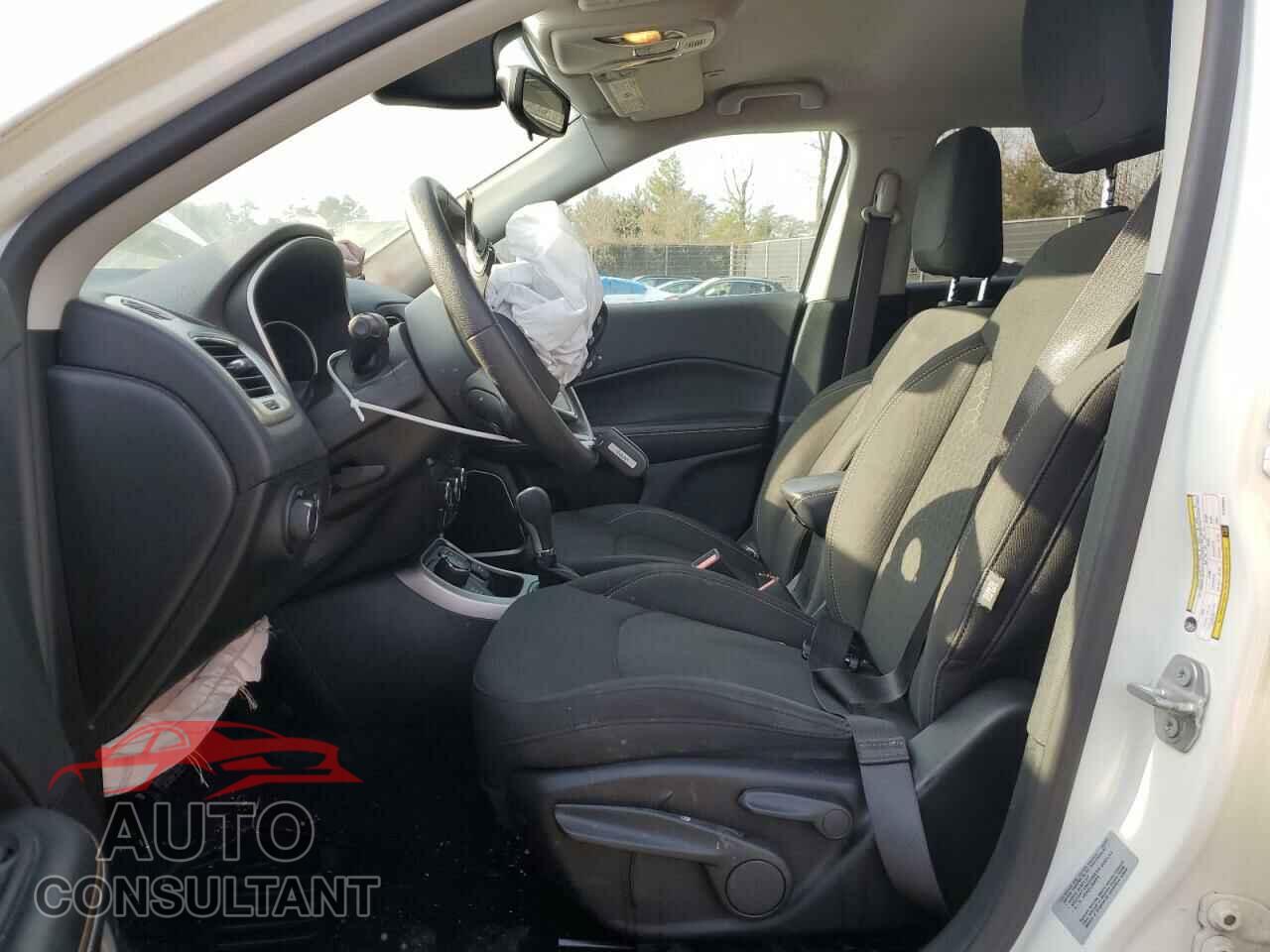 JEEP COMPASS 2017 - 3C4NJDAB5HT645834