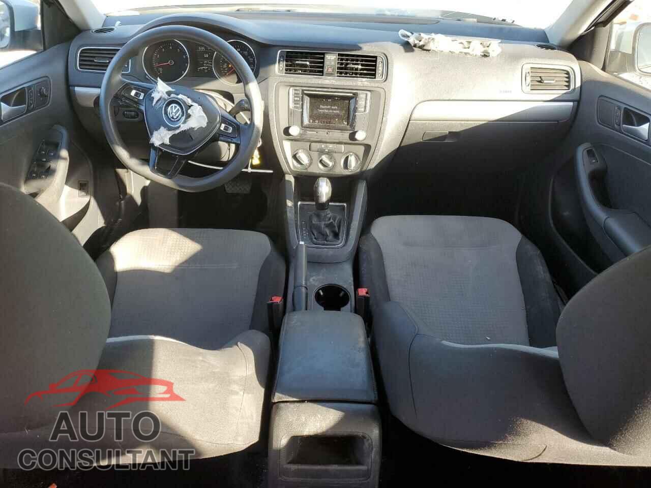 VOLKSWAGEN JETTA 2017 - 3VW2B7AJ9HM371134