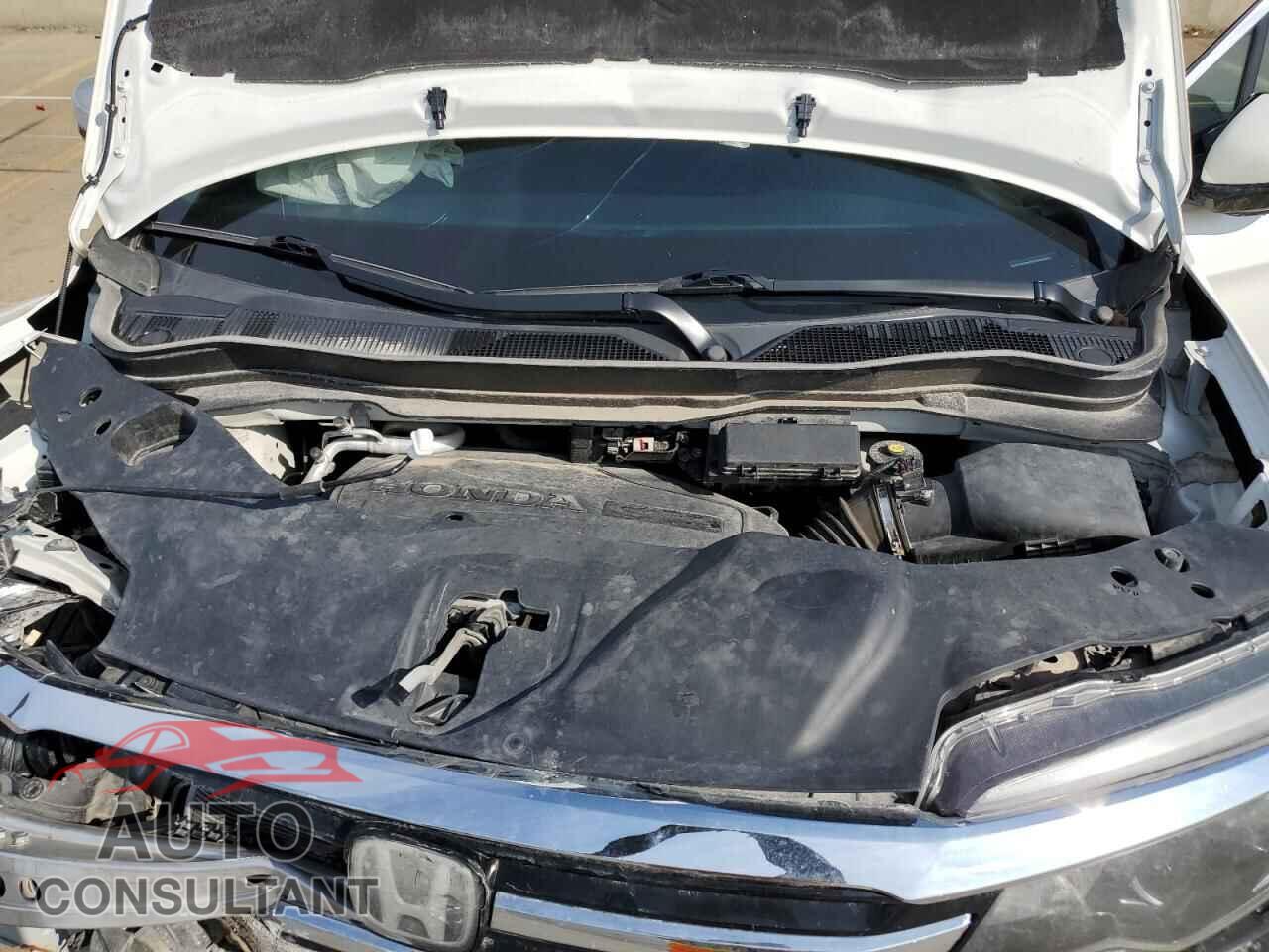 HONDA PILOT 2018 - 5FNYF6H96JB070435