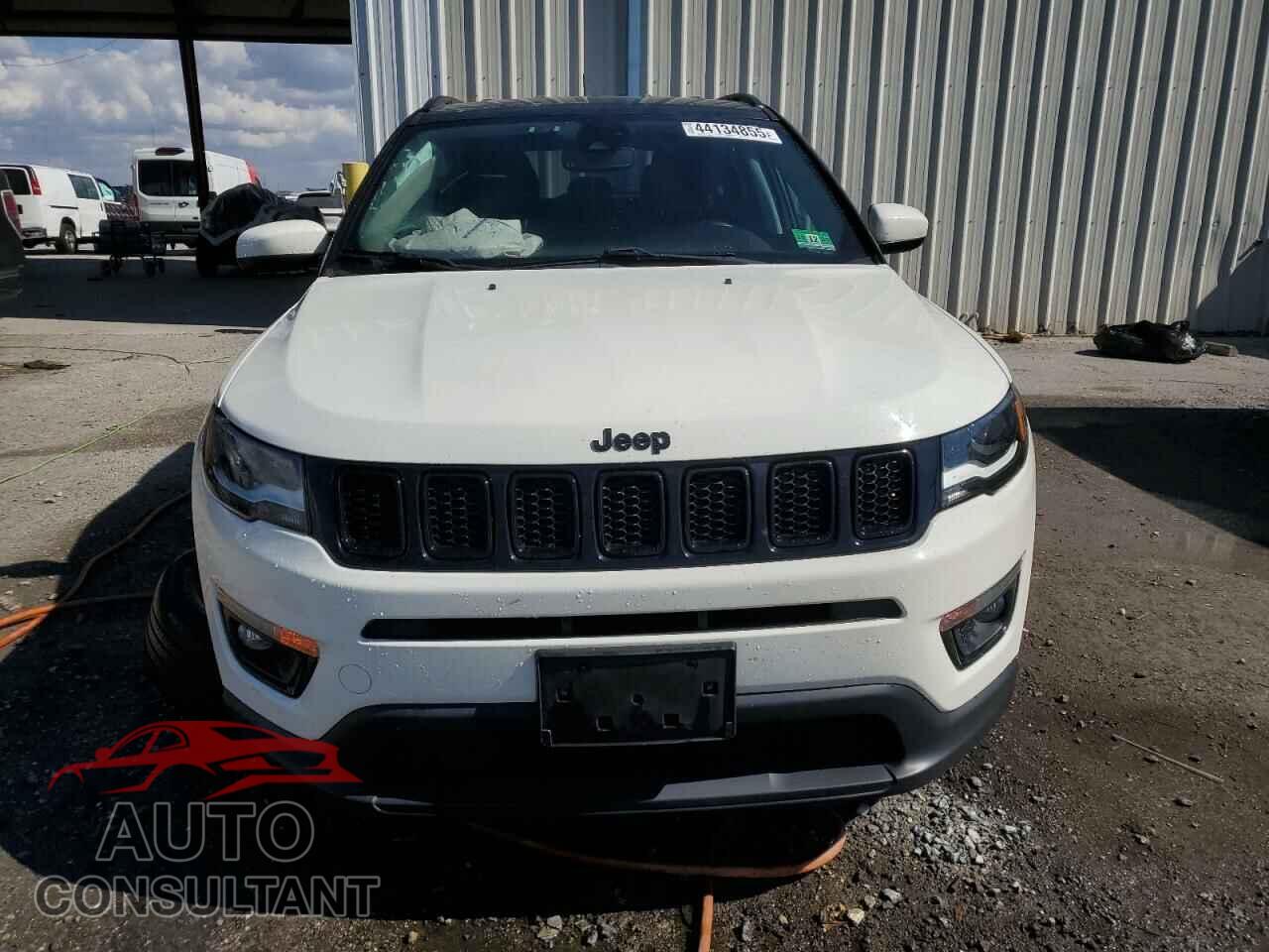 JEEP COMPASS 2018 - 3C4NJDBB5JT492473