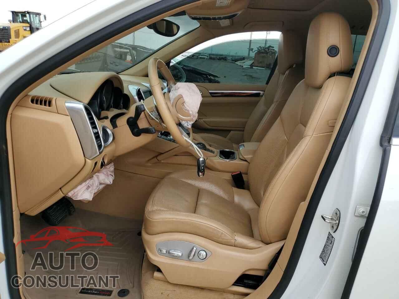 PORSCHE CAYENNE 2016 - WP1AA2A20GKA38189