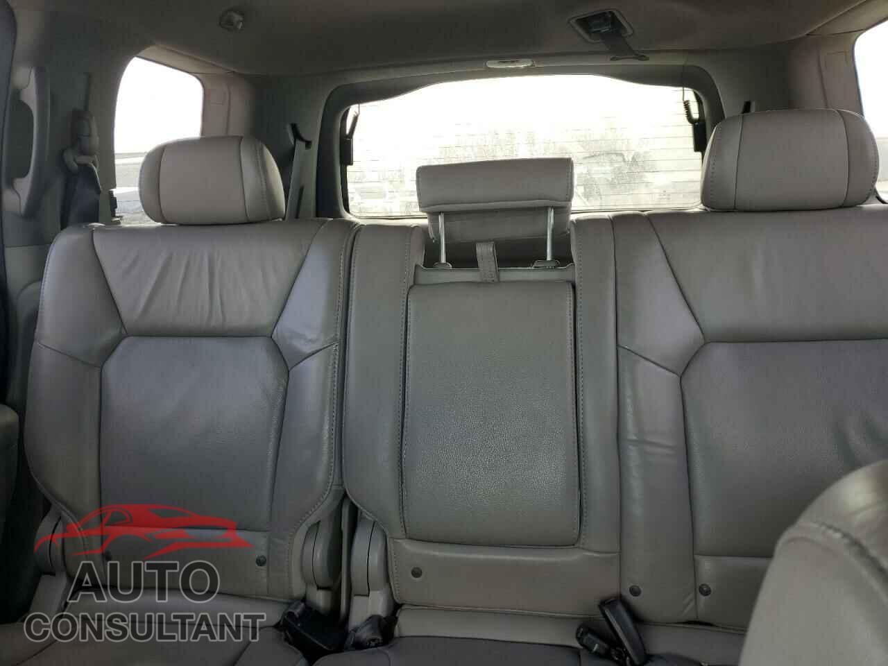 HONDA PILOT 2011 - 5FNYF4H59BB077365