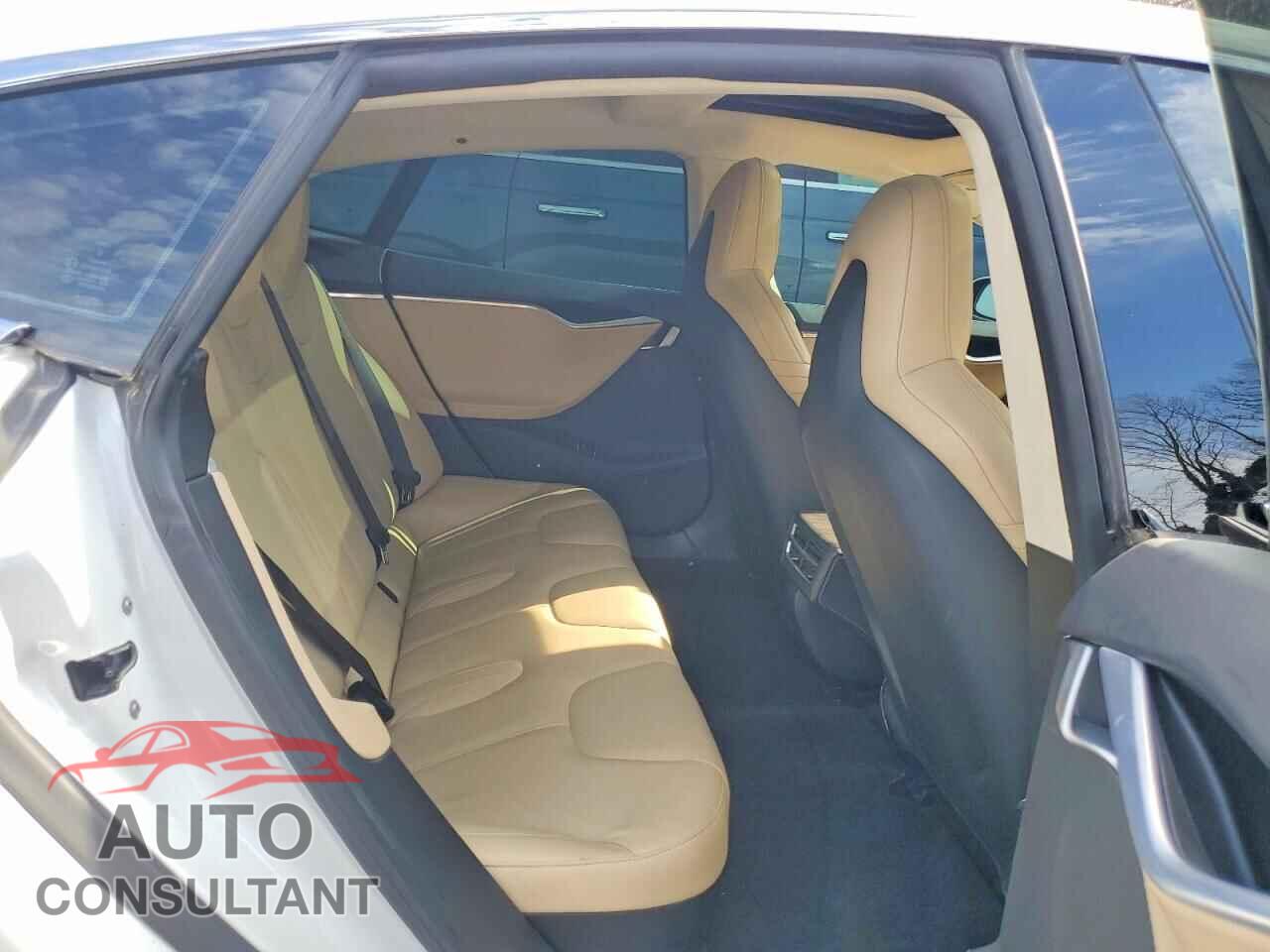 TESLA MODEL S 2015 - 5YJSA1H22FF095883