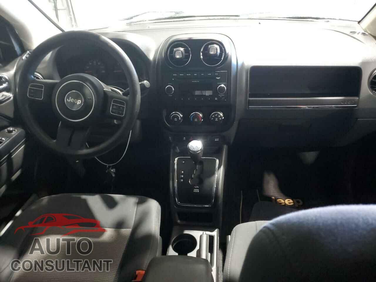JEEP COMPASS 2011 - 1J4NF1FB5BD275436