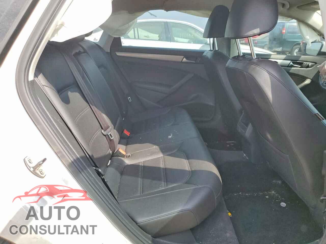 VOLKSWAGEN PASSAT 2014 - 1VWAT7A34EC082945