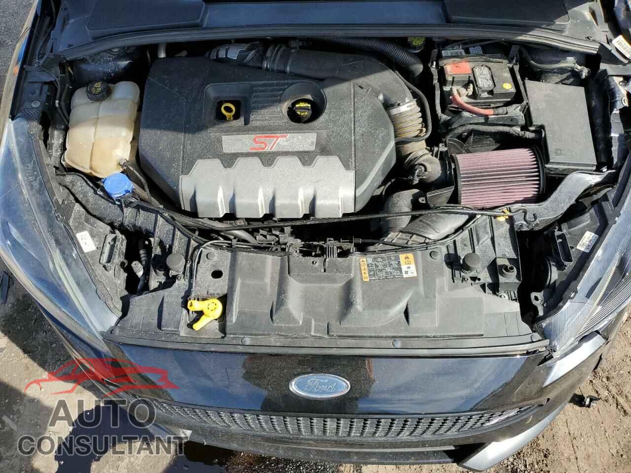 FORD FOCUS 2018 - 1FADP3L9XJL285210