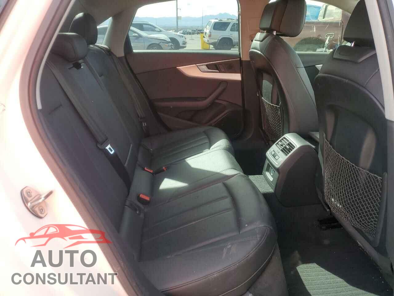 AUDI A4 2017 - WAUDNAF43HN054570