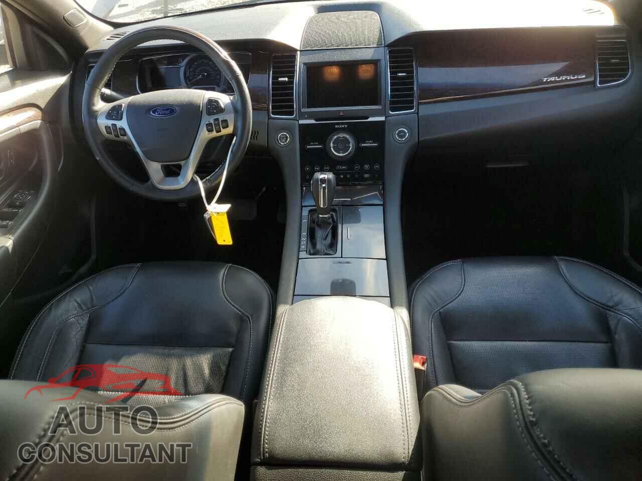 FORD TAURUS 2017 - 1FAHP2F81HG117165