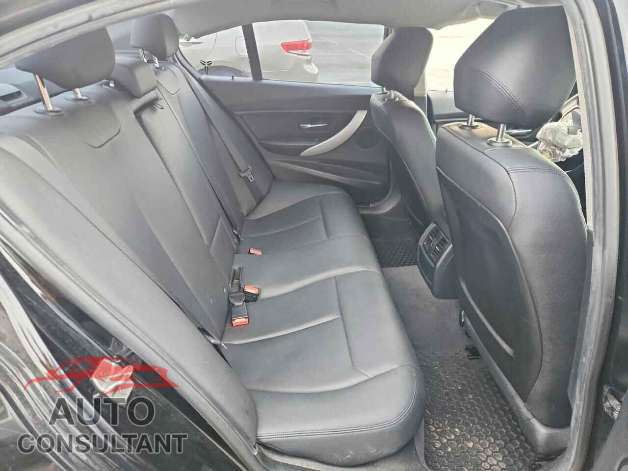 BMW 3 SERIES 2016 - WBA8E1G54GNU11231