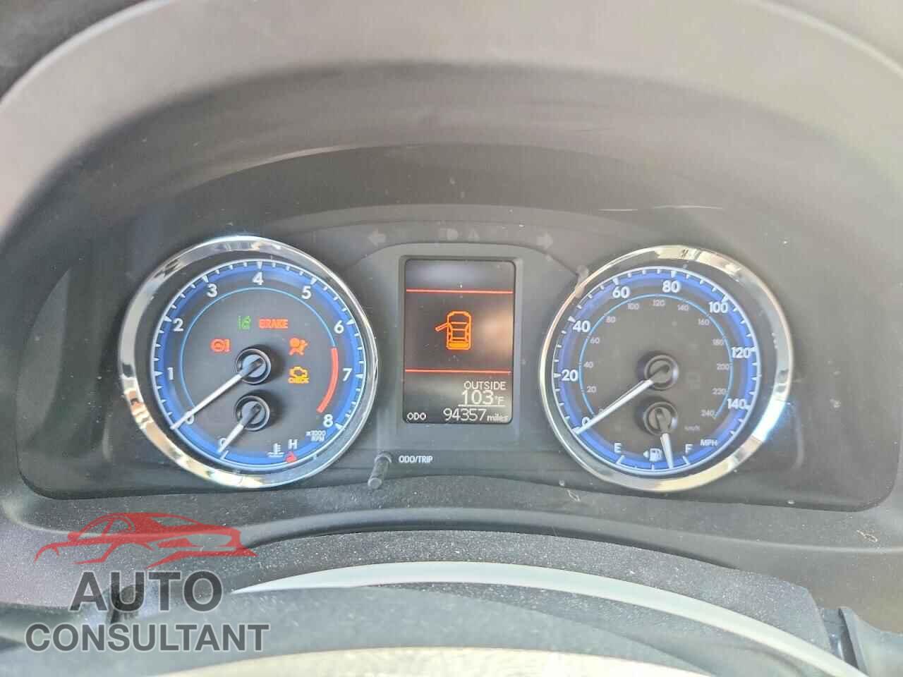 TOYOTA COROLLA 2017 - 5YFBURHEXHP727357