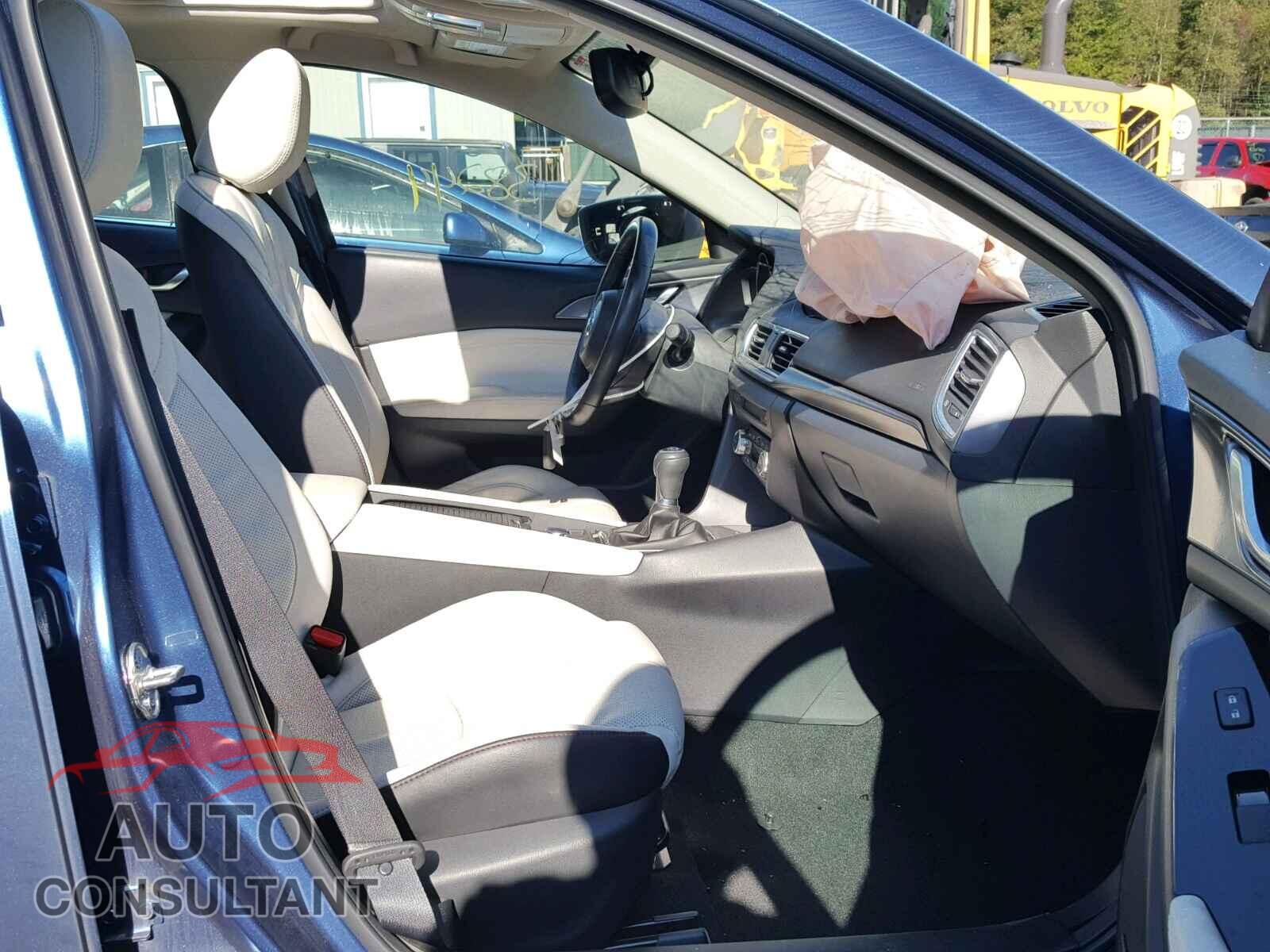 MAZDA 3 2018 - 3MZBN1M39JM161740
