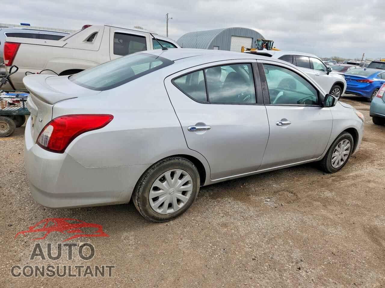 NISSAN VERSA 2019 - 3N1CN7AP3KL863600