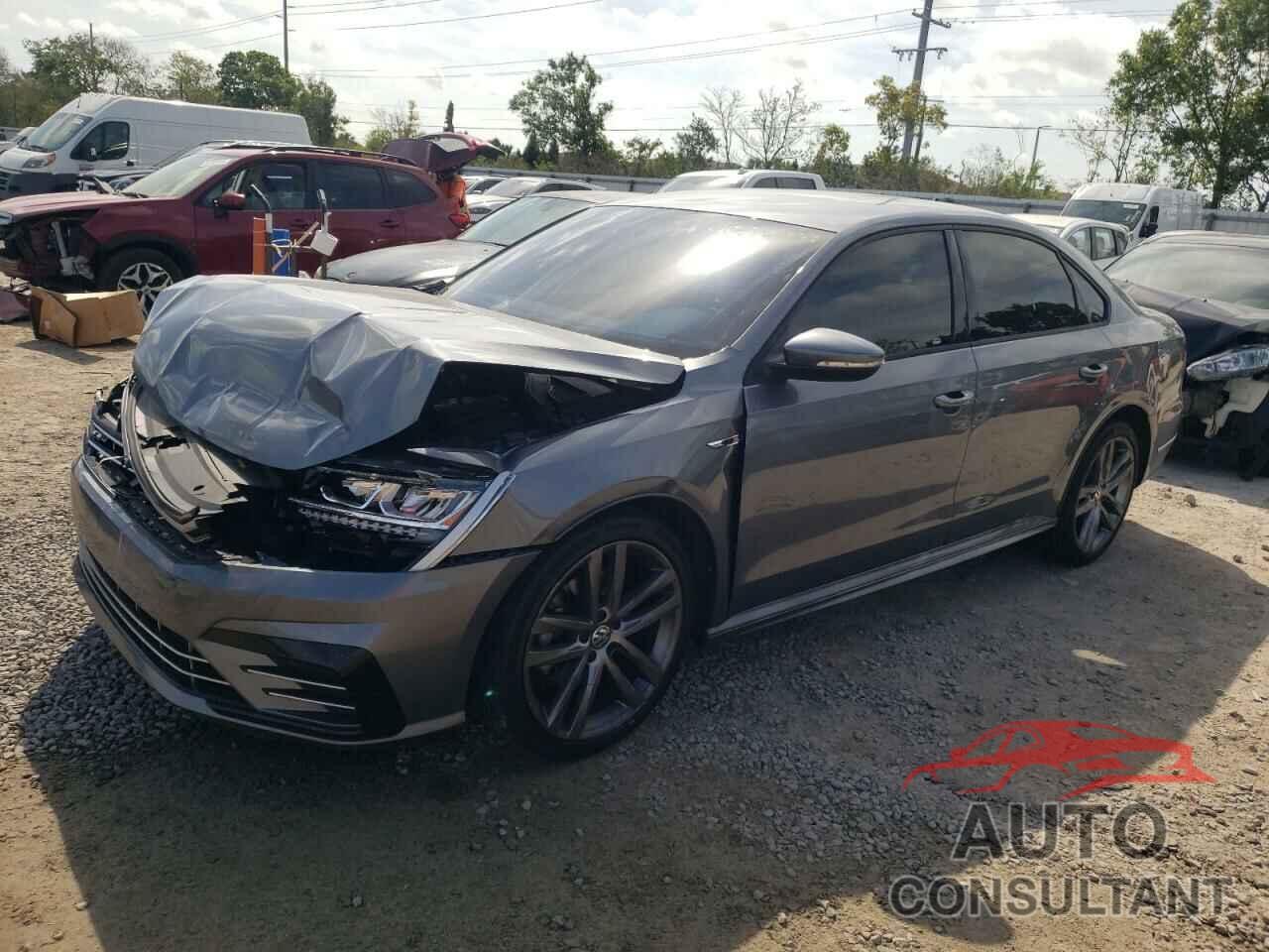 VOLKSWAGEN PASSAT 2018 - 1VWAA7A31JC051717