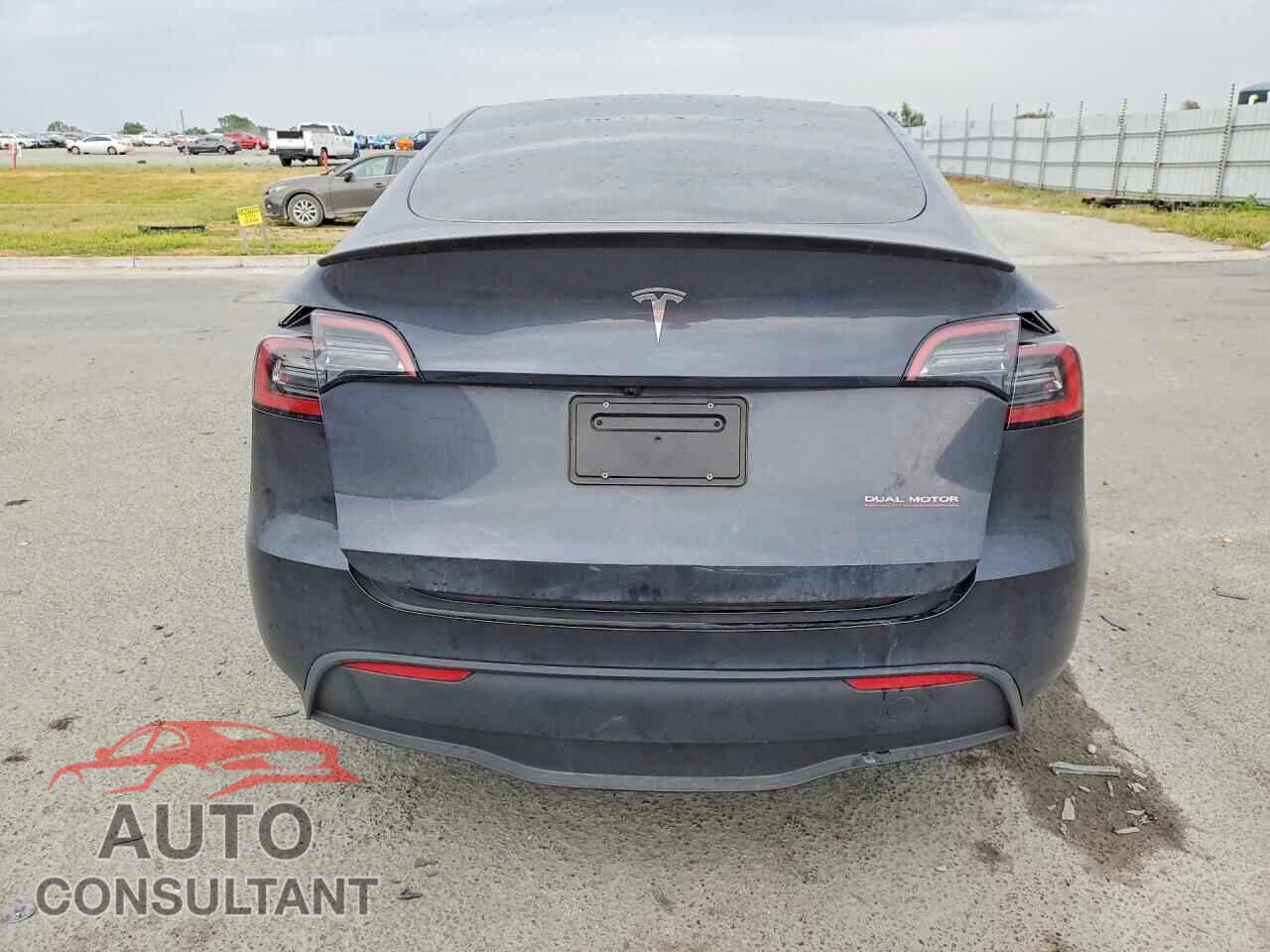 TESLA MODEL Y 2024 - 7SAYGDEF7RF085780