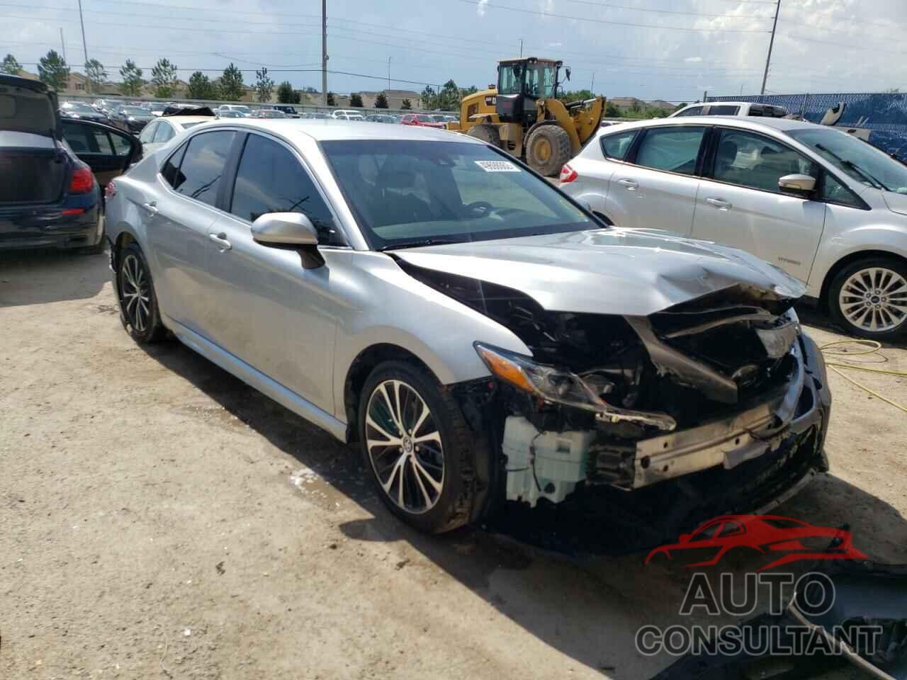 TOYOTA CAMRY 2018 - 4T1B11HK3JU088677