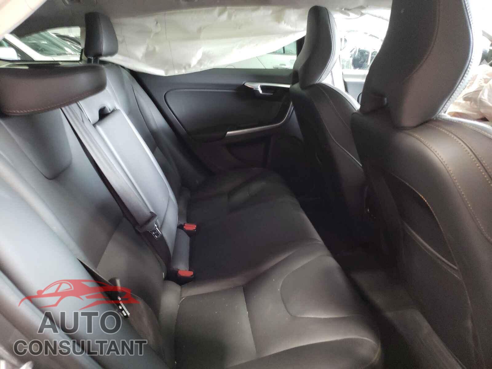 VOLVO V60 2016 - YV4612HM2G1011951