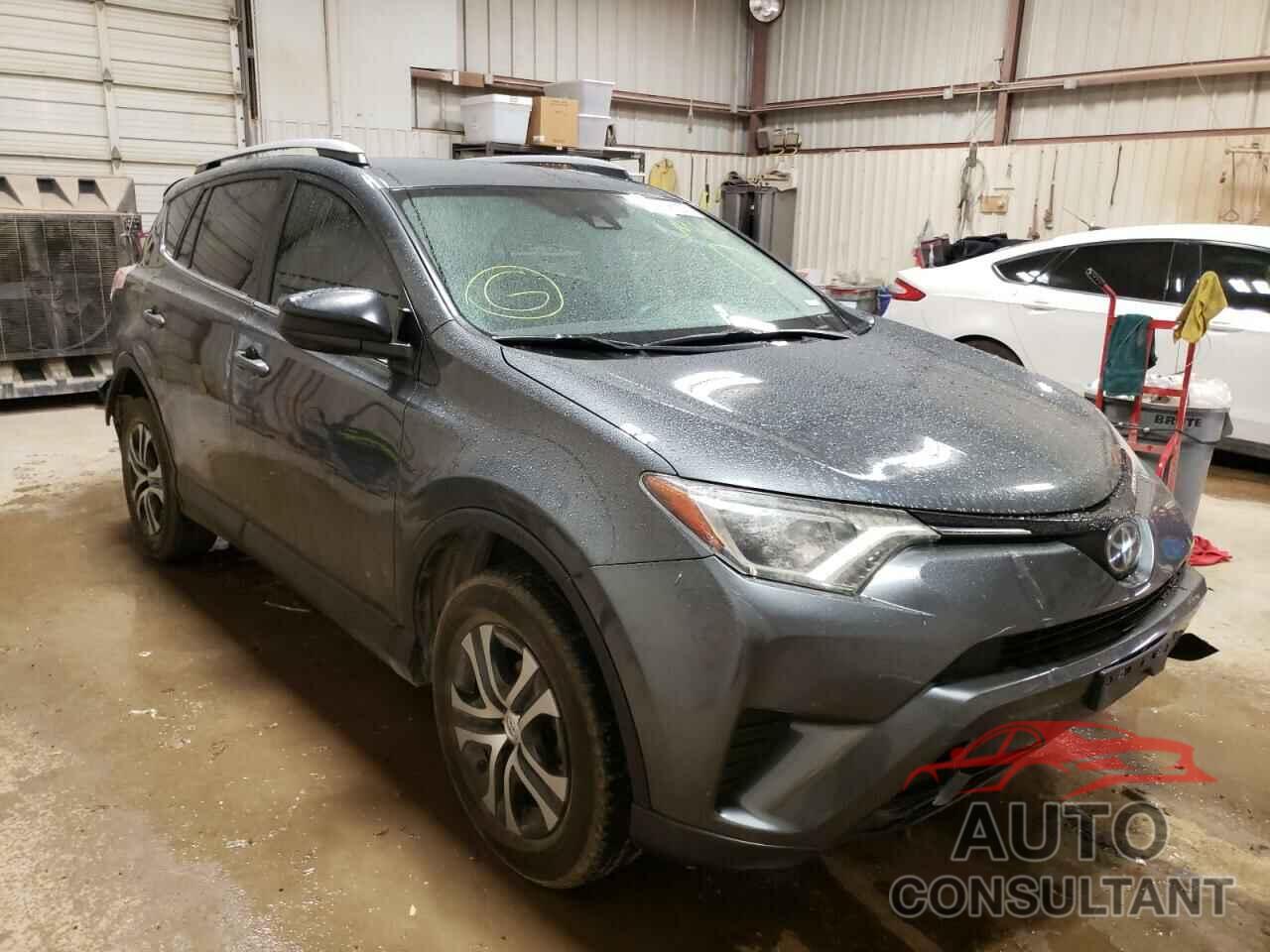 TOYOTA RAV4 2017 - JTMZFREV9HD107213