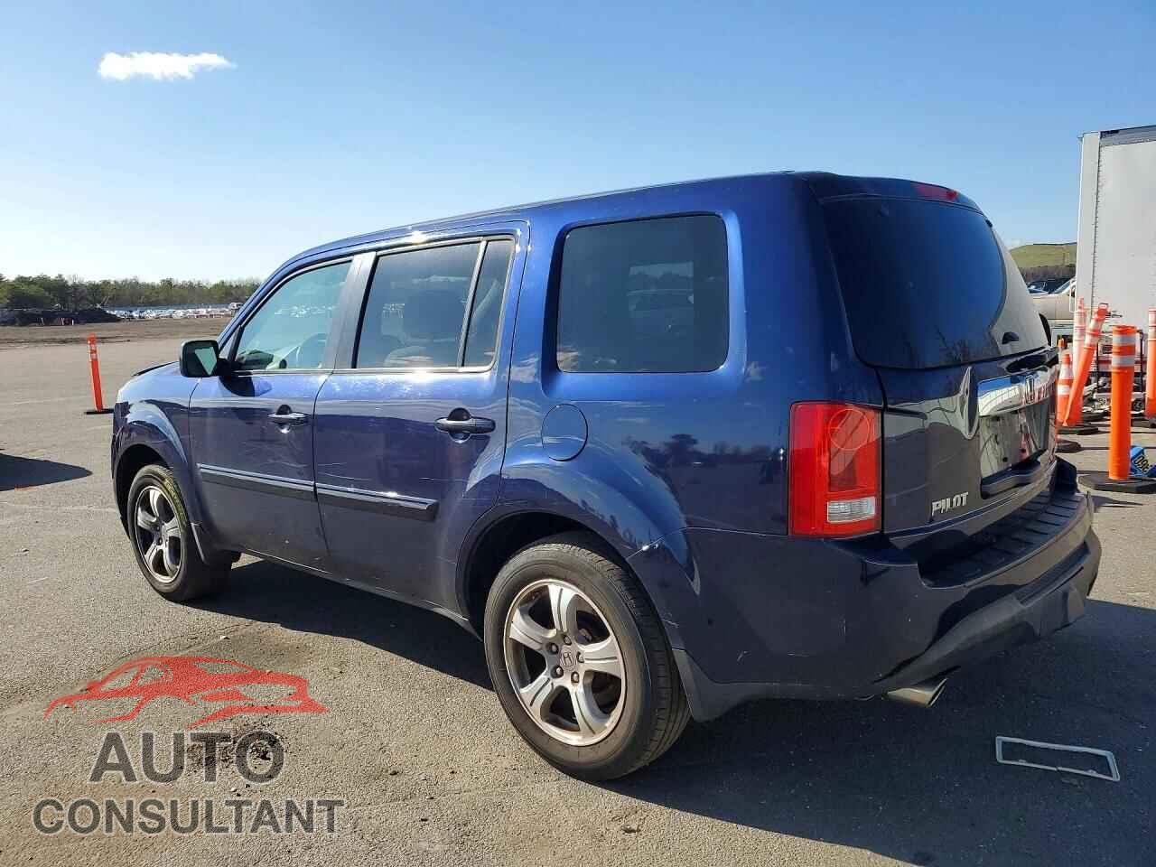 HONDA PILOT 2015 - 5FNYF4H43FB050935