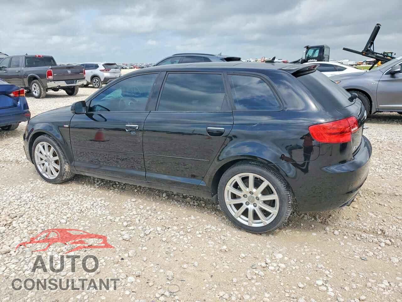 AUDI A3 2011 - WAUMFAFM8BA136564