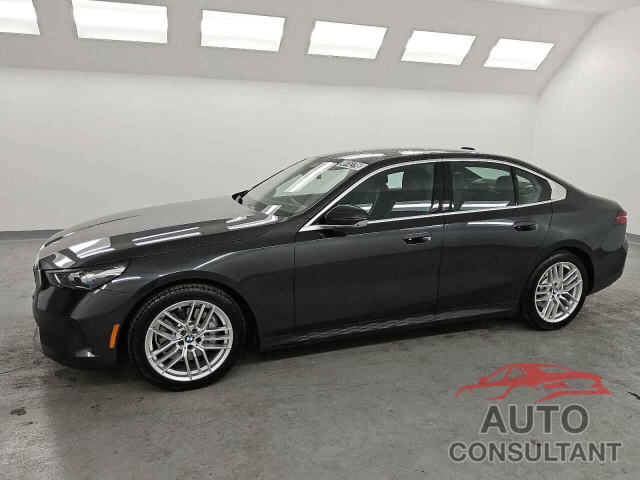 BMW 5 SERIES 2024 - WBA53FJ05RCS33735