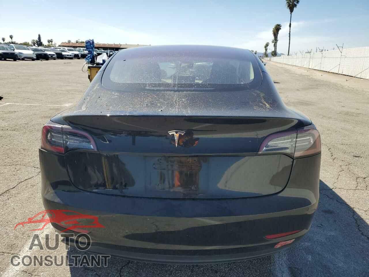 TESLA MODEL 3 2018 - 5YJ3E1EA1JF011954