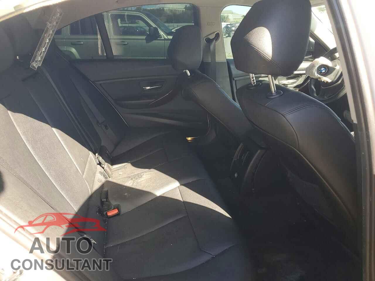 BMW 3 SERIES 2015 - WBA3C1C55FK117875