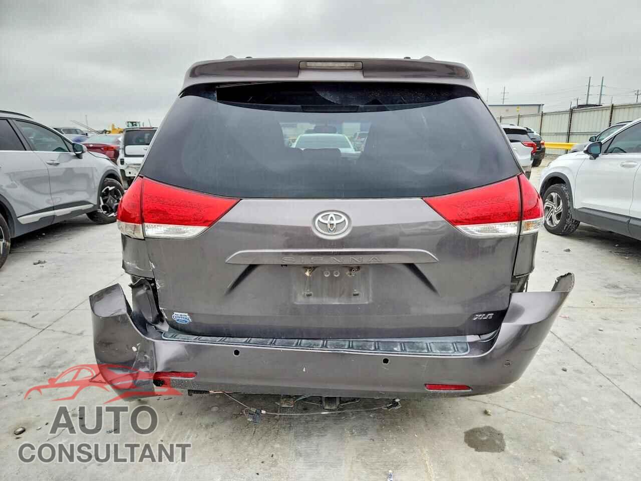 TOYOTA SIENNA 2012 - 5TDYK3DC7CS196345