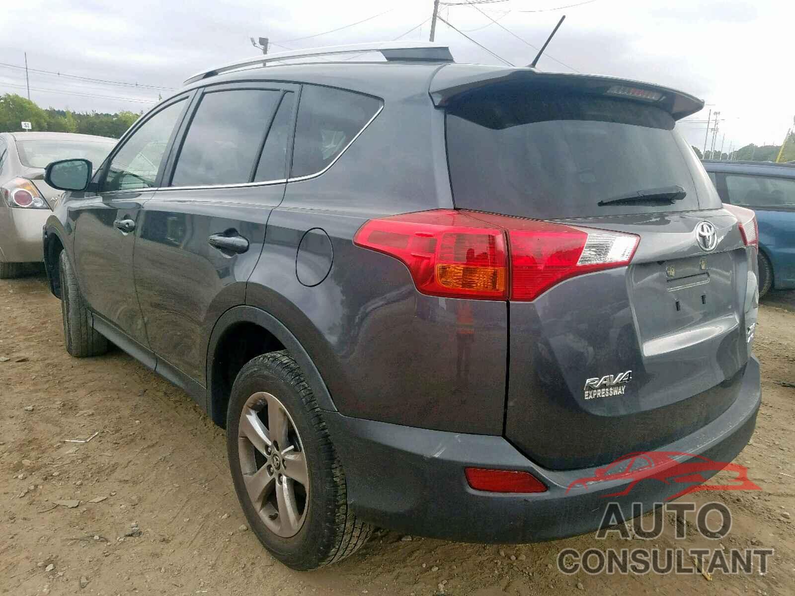 TOYOTA RAV4 XLE 2015 - JTMRFREV5FD103821