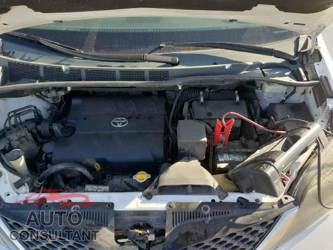 TOYOTA SIENNA 2011 - 5TDXK3DC8BS099164