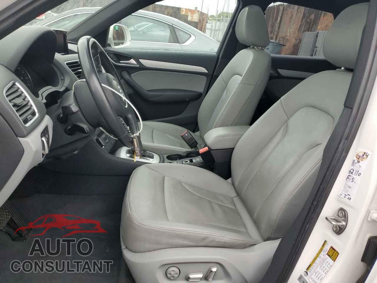 AUDI Q3 2018 - WA1BCCFS7JR025317