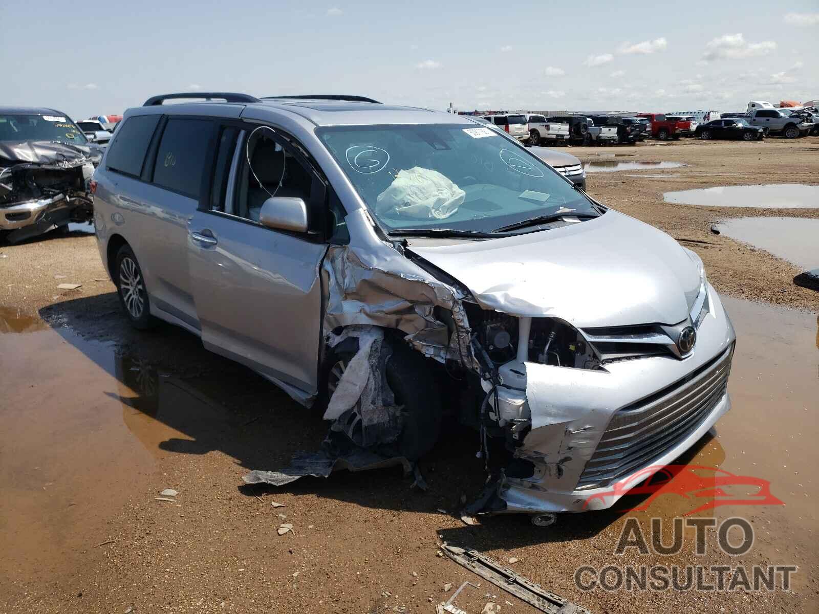 TOYOTA SIENNA 2018 - 5TDYZ3DC2JS964550