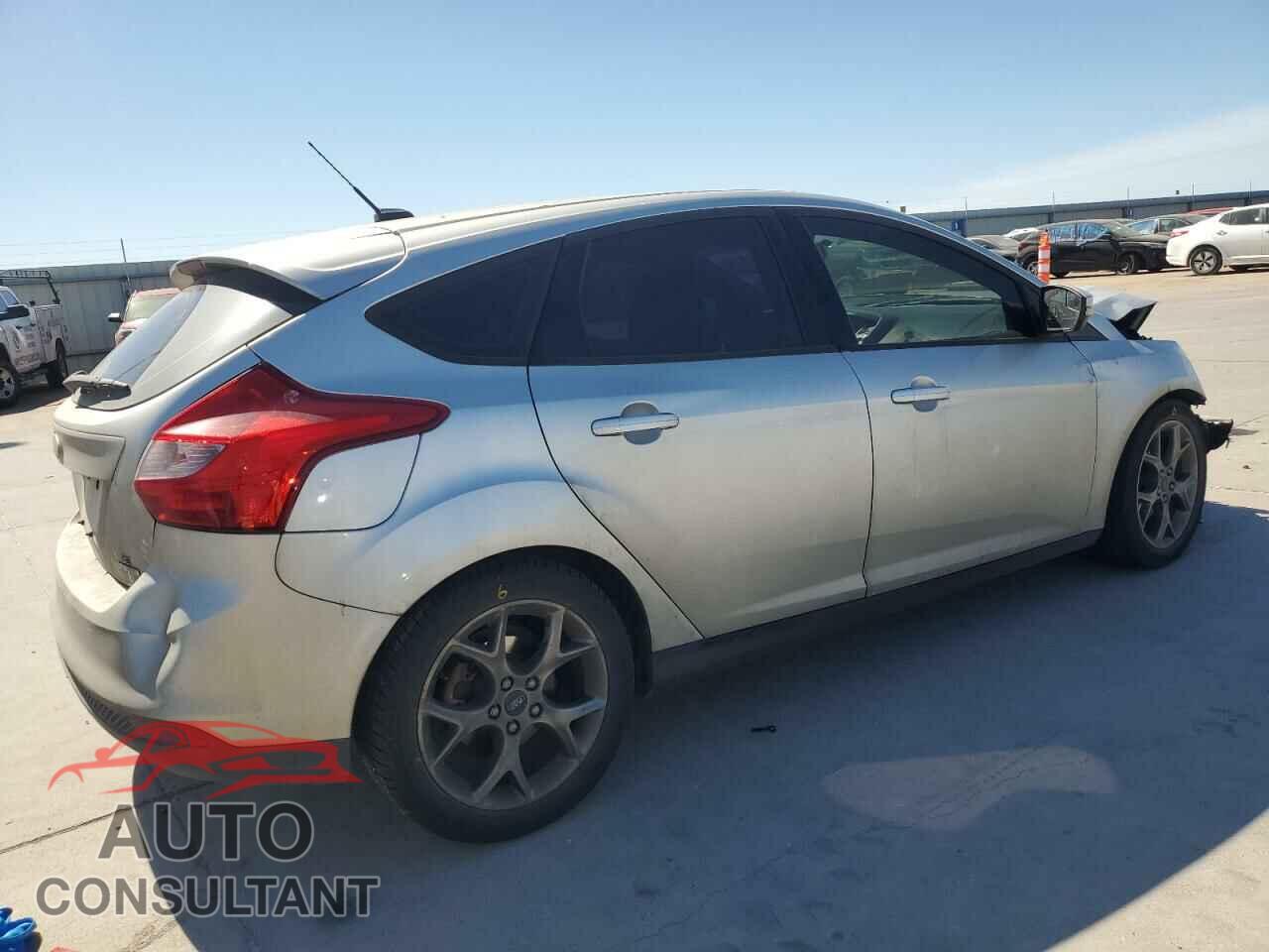 FORD FOCUS 2014 - 1FADP3K2XEL443829