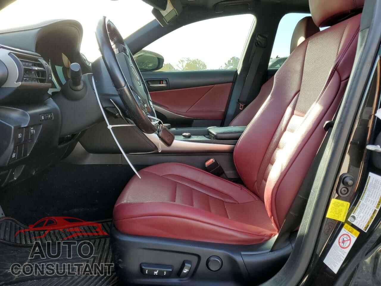 LEXUS IS 2017 - JTHBA1D24H5051103