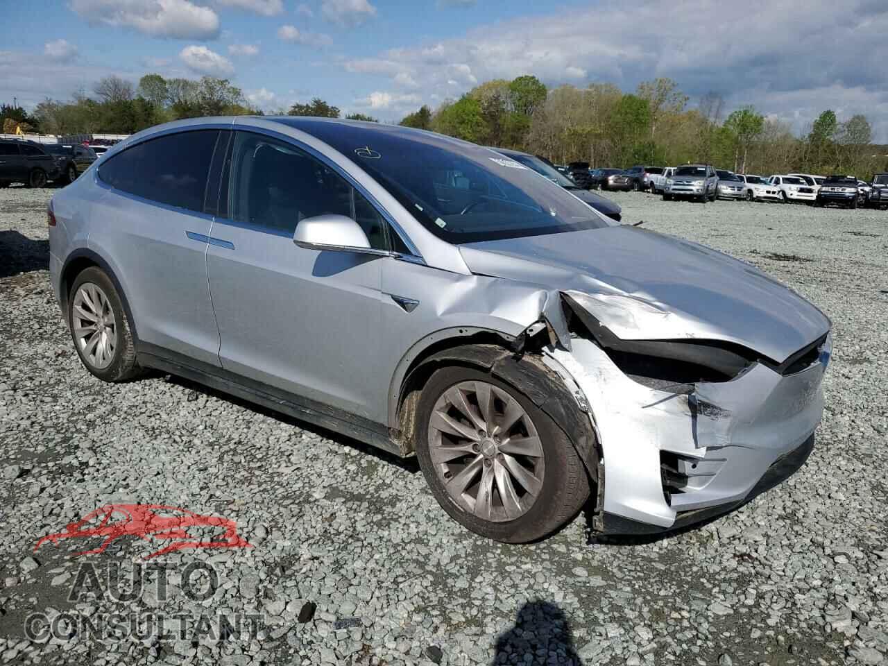 TESLA MODEL X 2018 - 5YJXCBE21JF101448