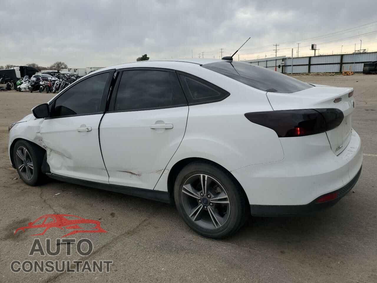 FORD FOCUS 2018 - 1FADP3FE5JL230334