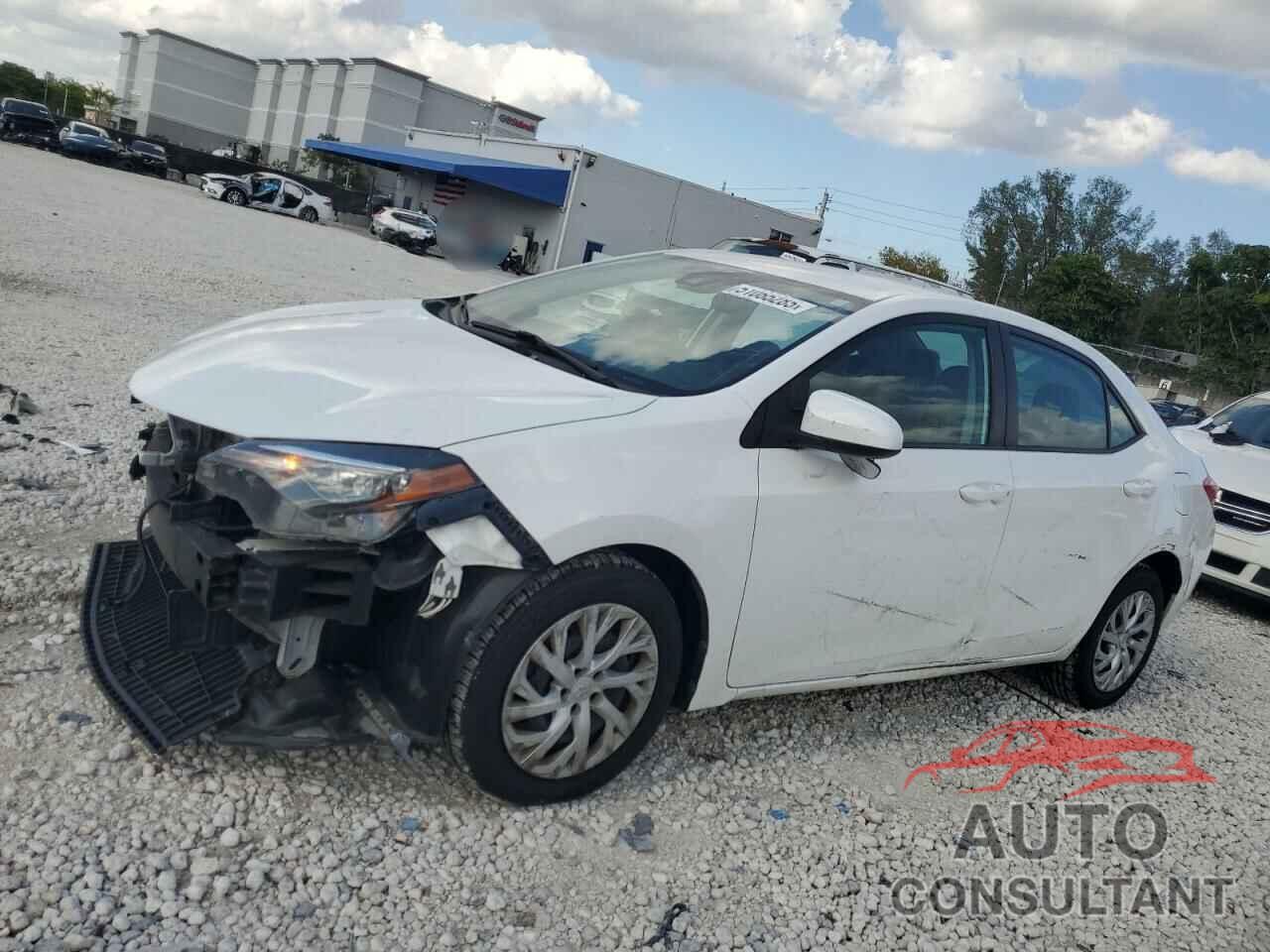 TOYOTA COROLLA 2018 - 5YFBURHE5JP849582