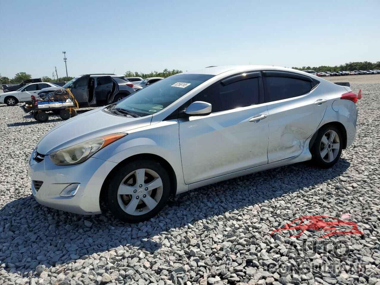 HYUNDAI ELANTRA 2013 - KMHDH4AE7DU757189
