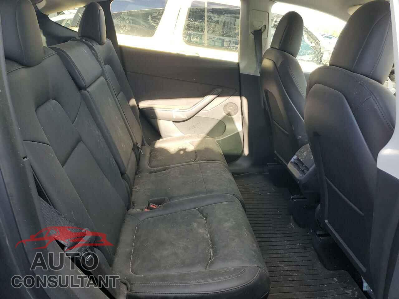 TESLA MODEL Y 2022 - 7SAYGAEE6NF325014