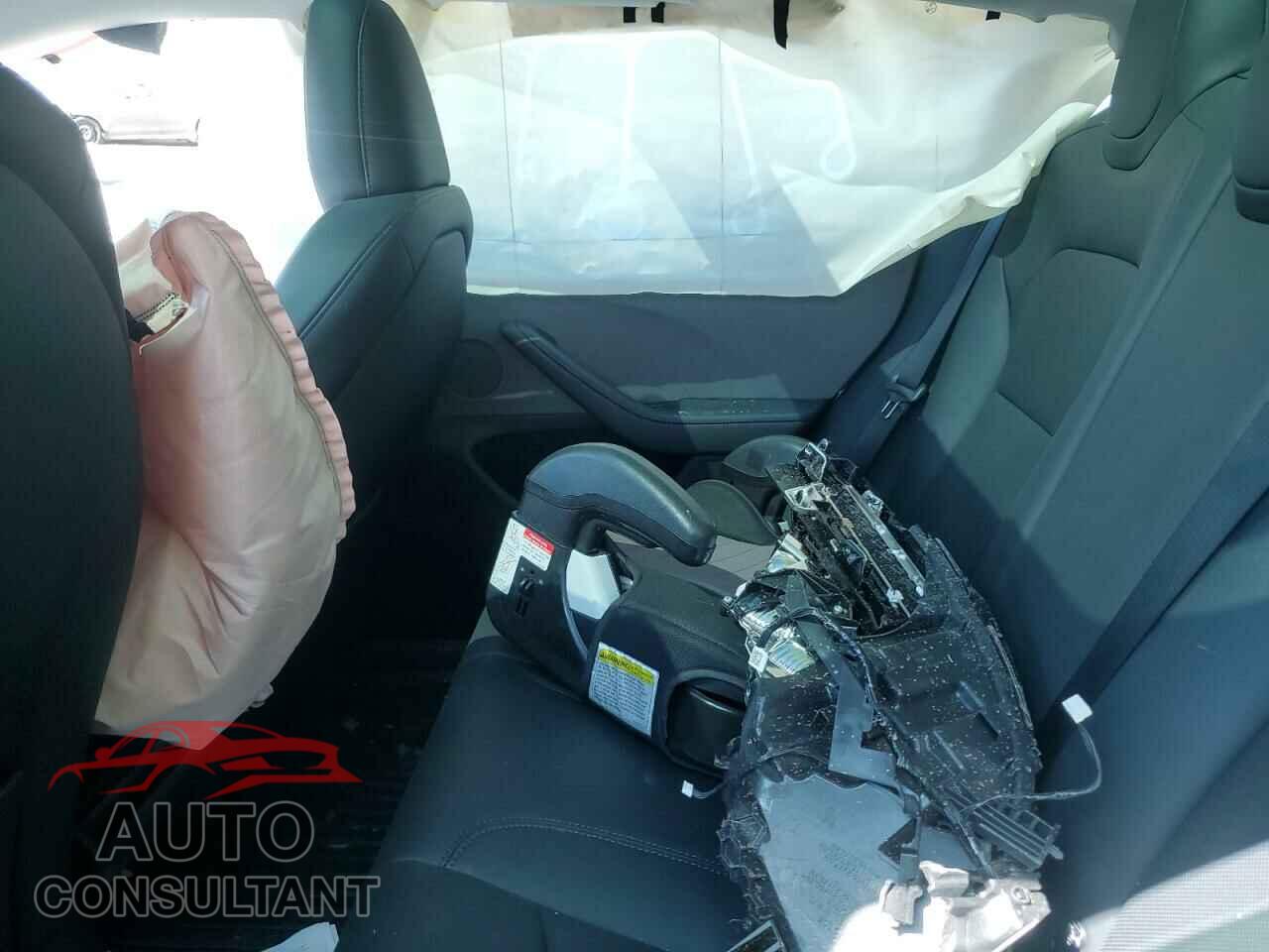 TESLA MODEL 3 2024 - 5YJ3E1EA6RF734033