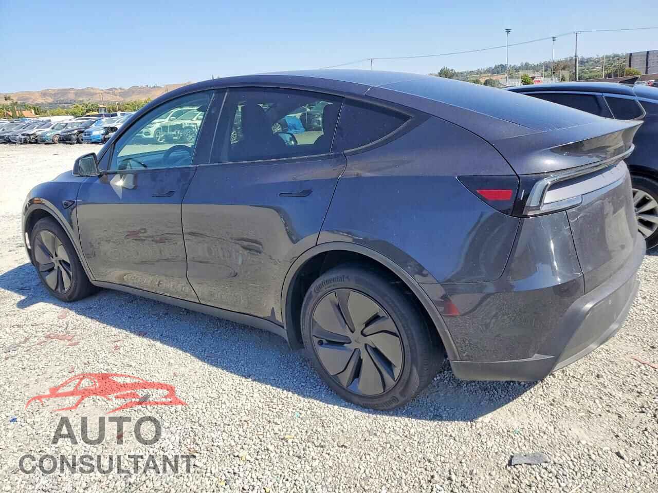 TESLA MODEL Y 2026 - 7SAYGDED6TF384232