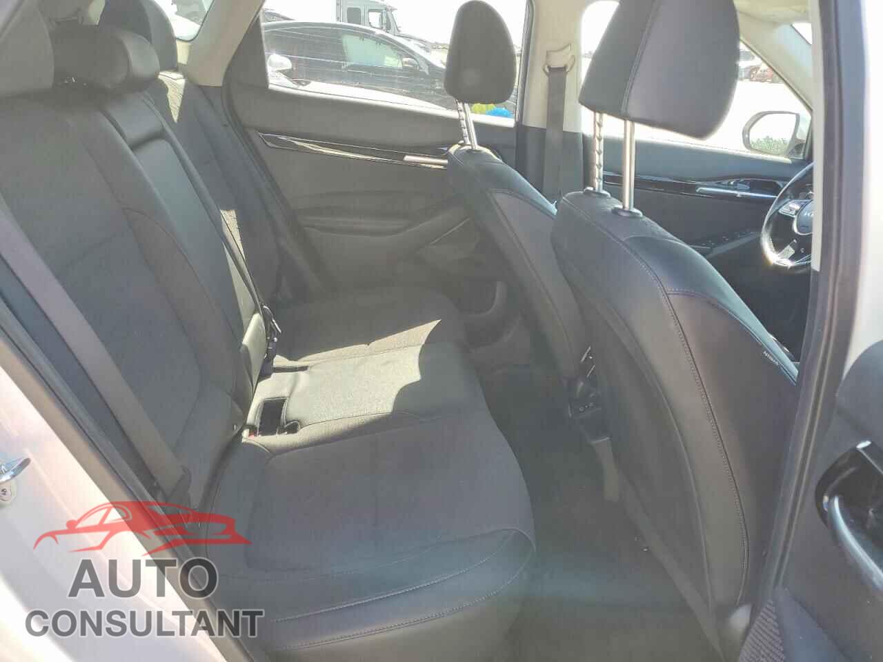 KIA SELTOS 2024 - KNDEUCAA7R7652752