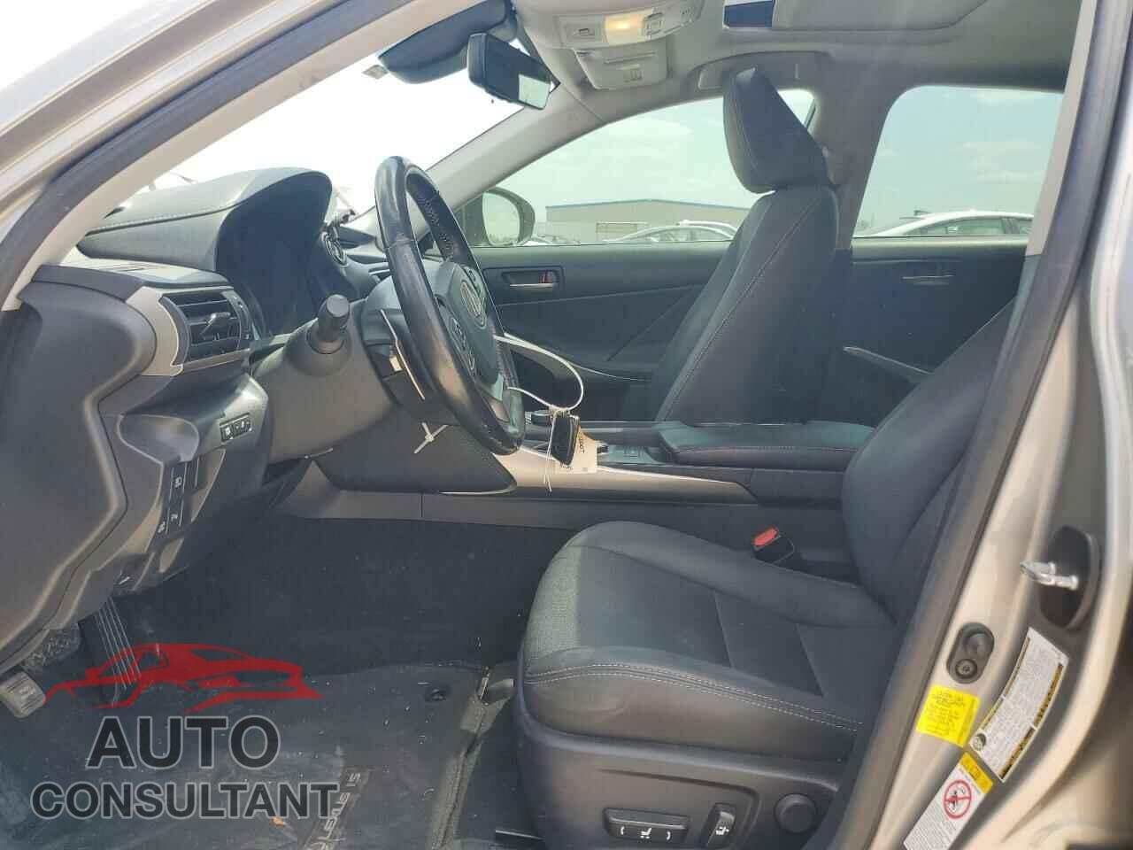 LEXUS IS 2017 - JTHBA1D24H5050257