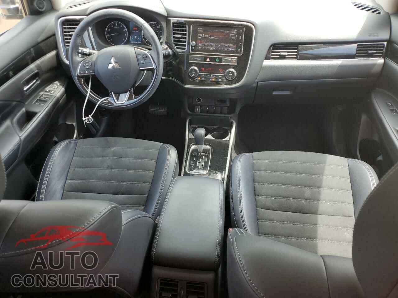 MITSUBISHI OUTLANDER 2019 - JA4AD3A32KZ054976