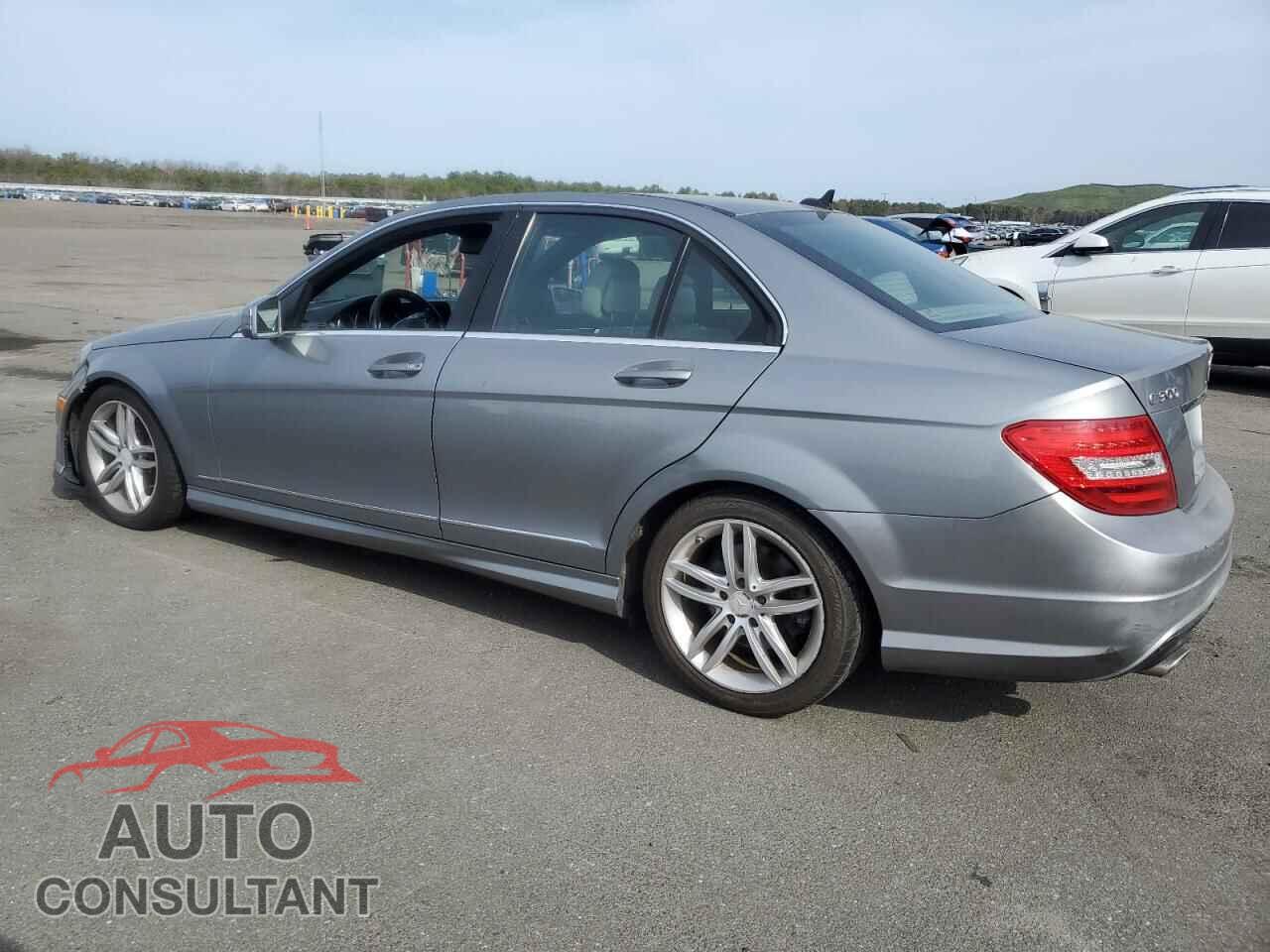 MERCEDES-BENZ C-CLASS 2012 - WDDGF8BB2CA604776