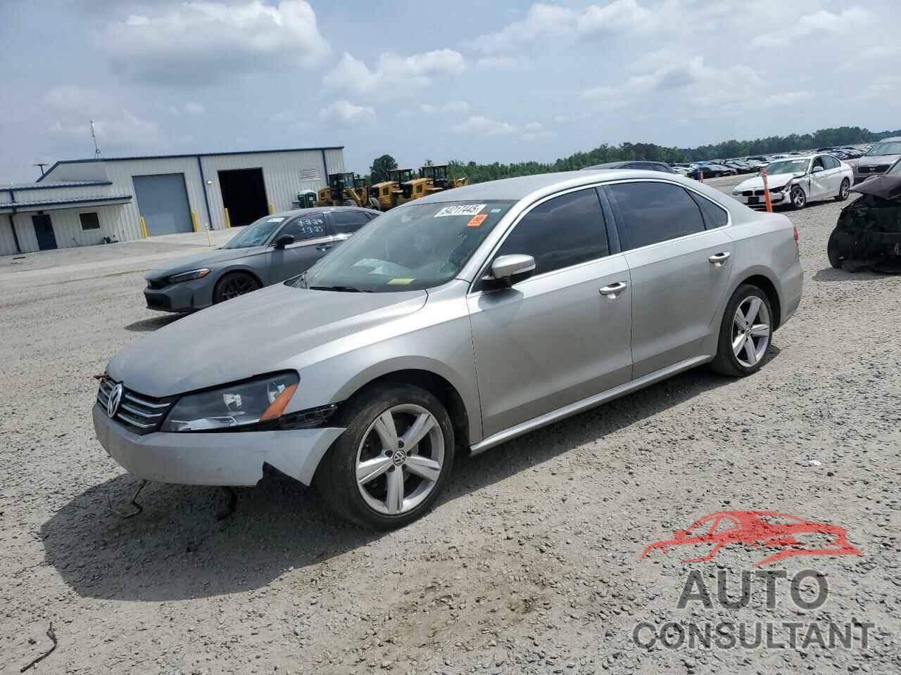 VOLKSWAGEN PASSAT 2013 - 1VWBP7A35DC042784