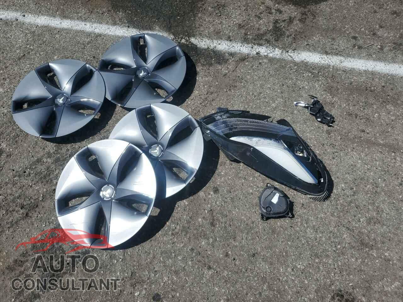 TESLA MODEL 3 2019 - 5YJ3E1EA9KF447467