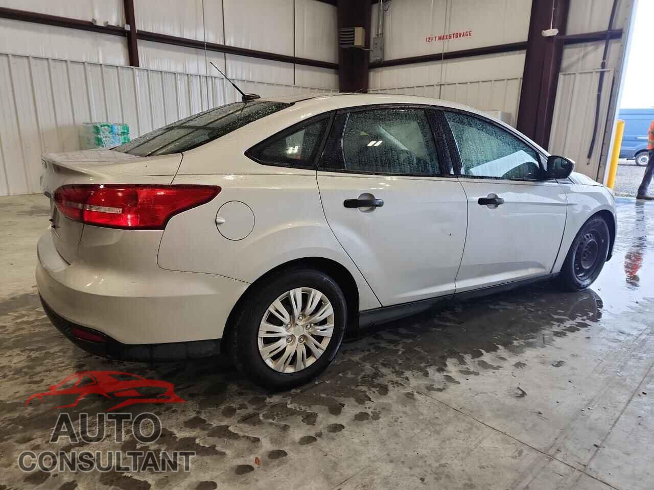 FORD FOCUS 2017 - 1FADP3E20HL220991