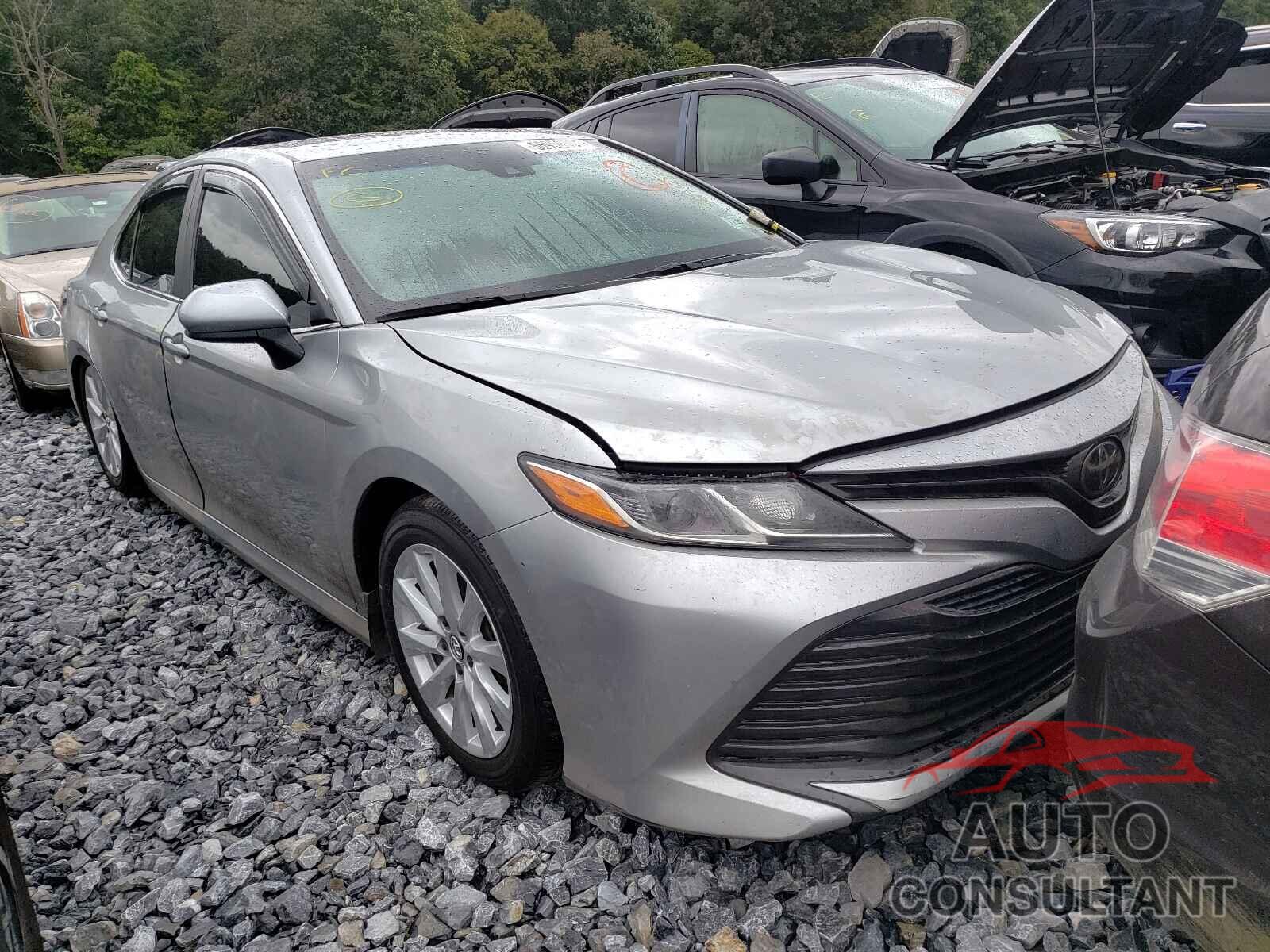 TOYOTA CAMRY 2018 - 4T1B11HK5JU083657